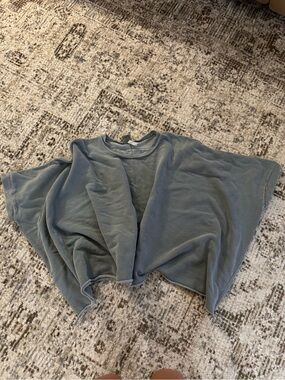 Oversized Cropped sweatshirt Boxy Tee — muted green